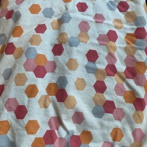 Full size sheet set. Includes flat sheet, fitted sheet and two pillowcases.